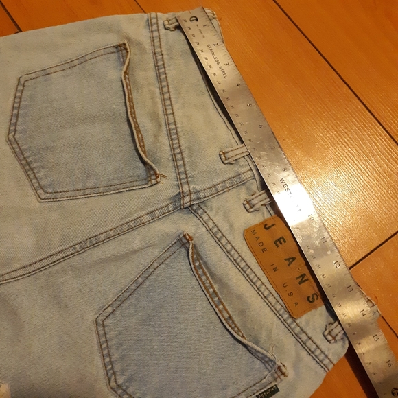 Vintage 80's Mom Jean Shorts - Picture 5 of 16